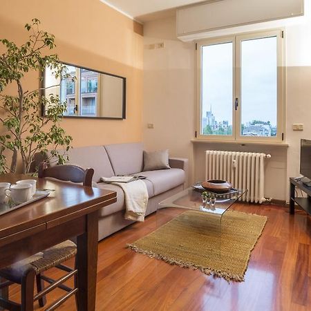 Ferienwohnung Joivy Warm Family Flat For 6 With Terrace In Mailand Exterior foto